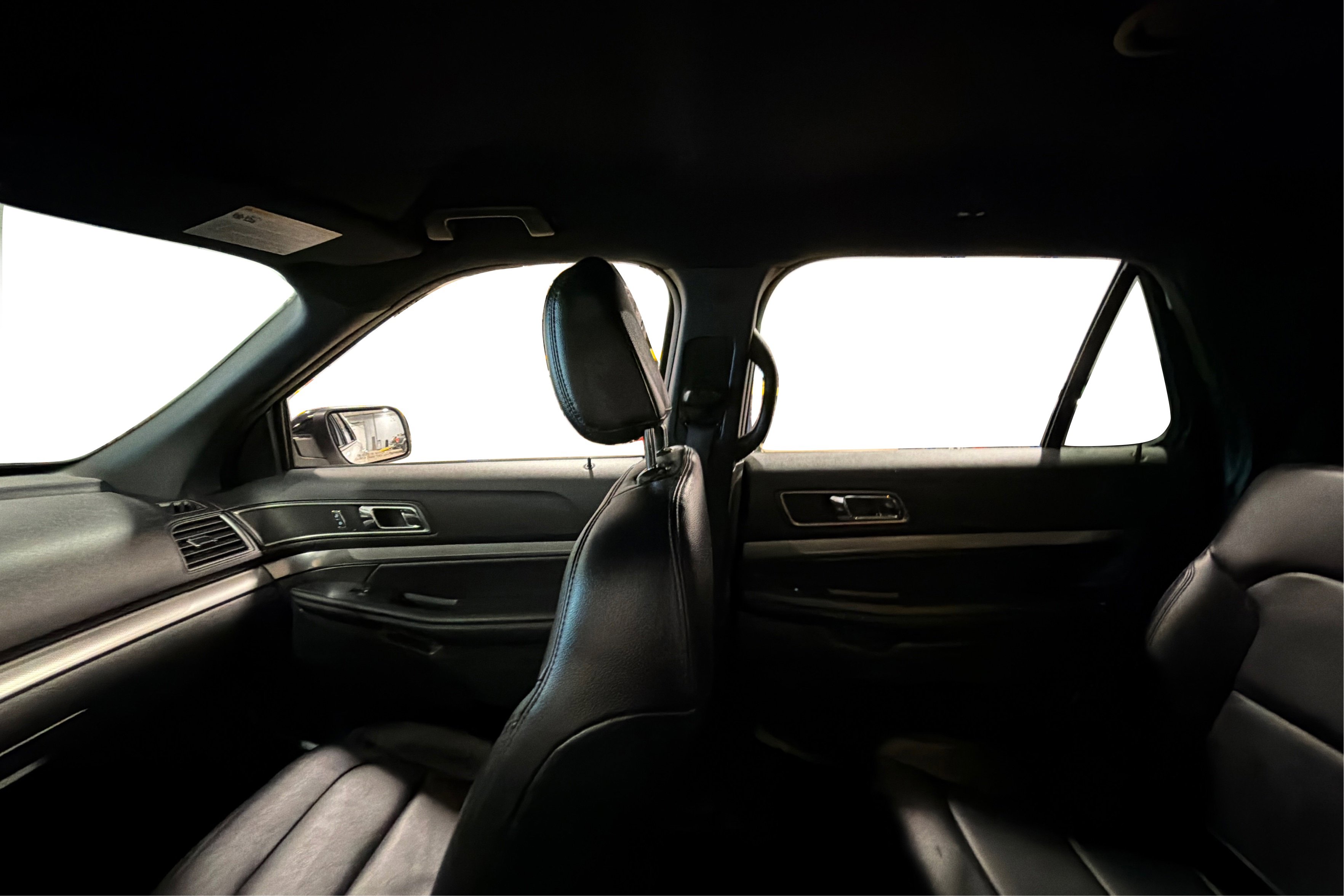 Used 2018 Ford Explorer XLT w/ Equipment Group 202A AWD/4WD image 39