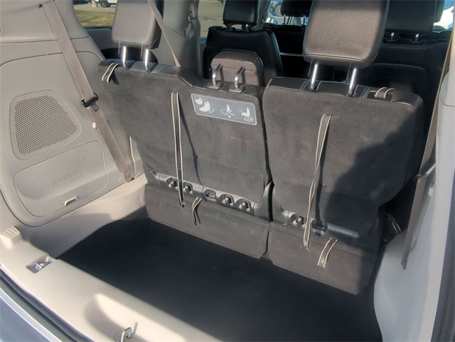 Used 2021 Chrysler Pacifica Touring-L w/ Uconnect Theater Family Group image 23