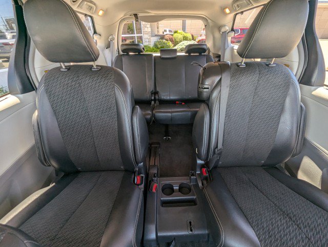 Used 2014 Toyota Sienna SE FWD image 24