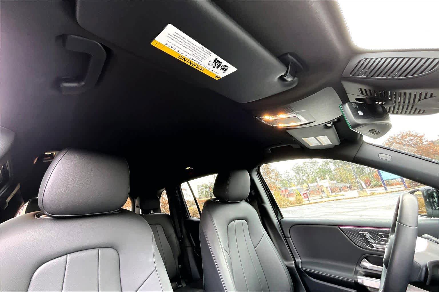 Used 2025 Mercedes-Benz GLB 250 image 15