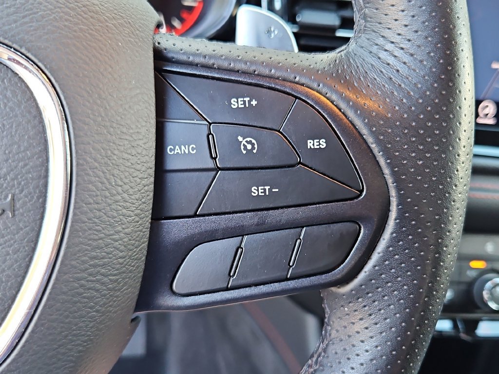 Used 2025 Dodge Durango GT RWD image 12