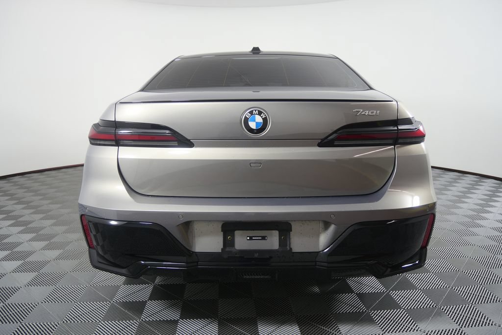 Used 2025 BMW 740i RWD image 4