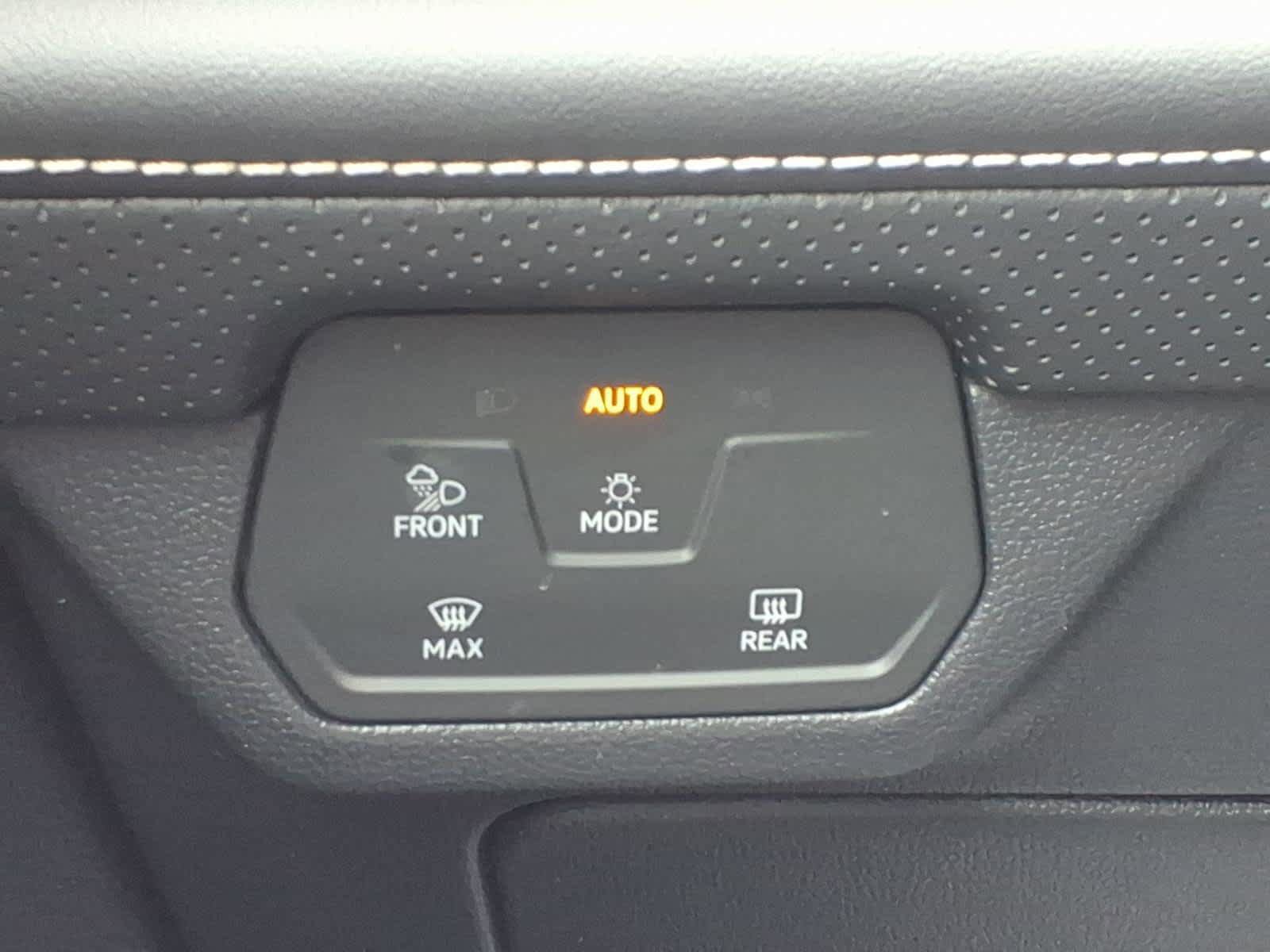 Used 2025 Volkswagen Atlas SE image 15