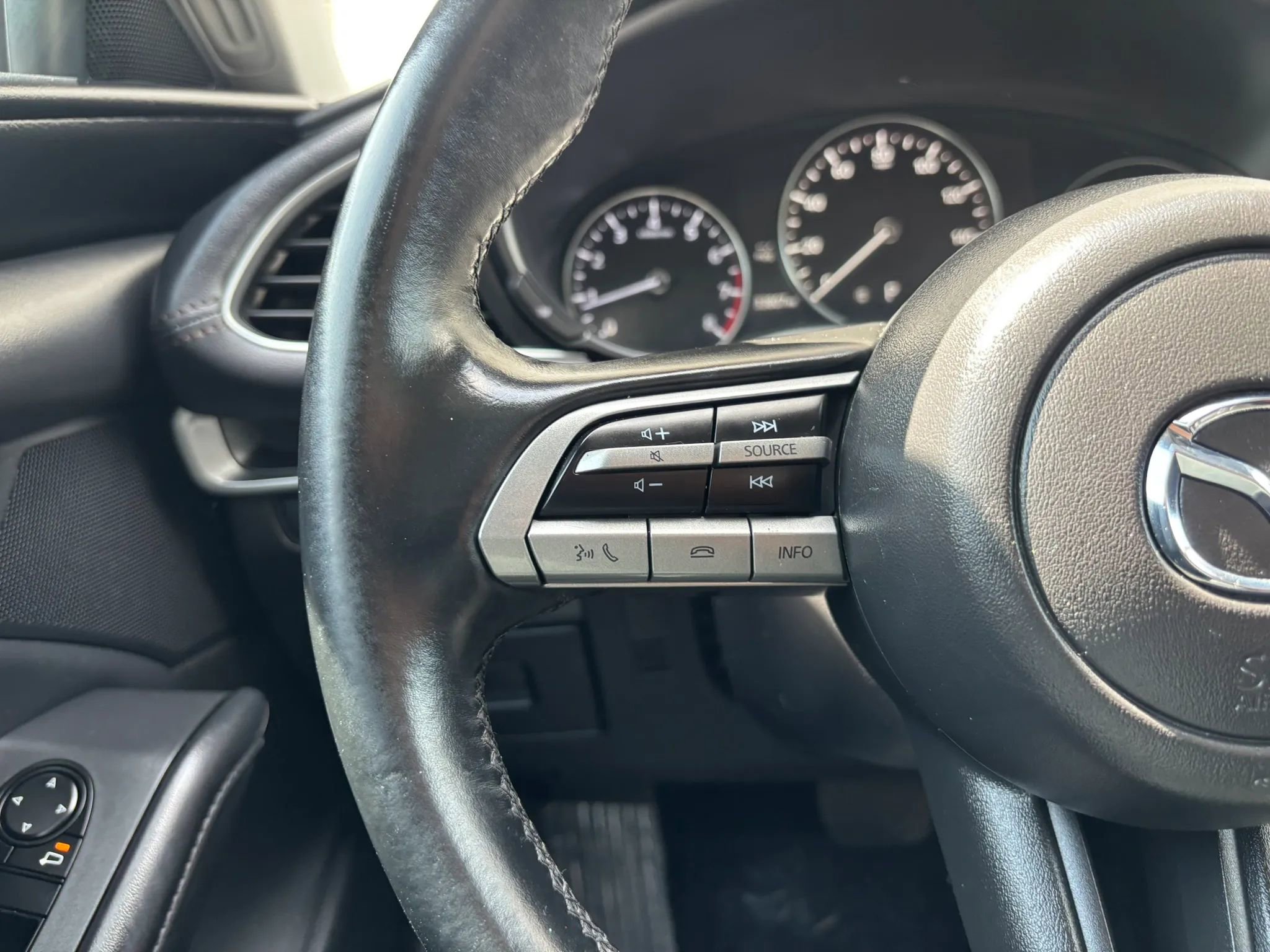 Used 2023 MAZDA MAZDA3 s FWD image 19