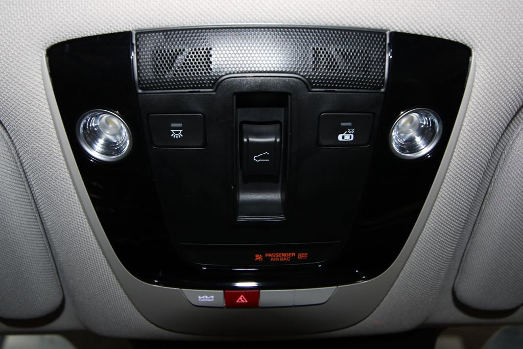 Used 2025 Kia Sorento SX image 19