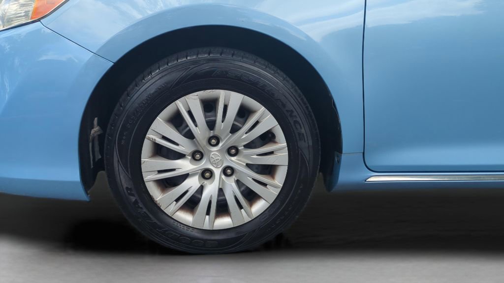 Used 2012 Toyota Camry LE image 33