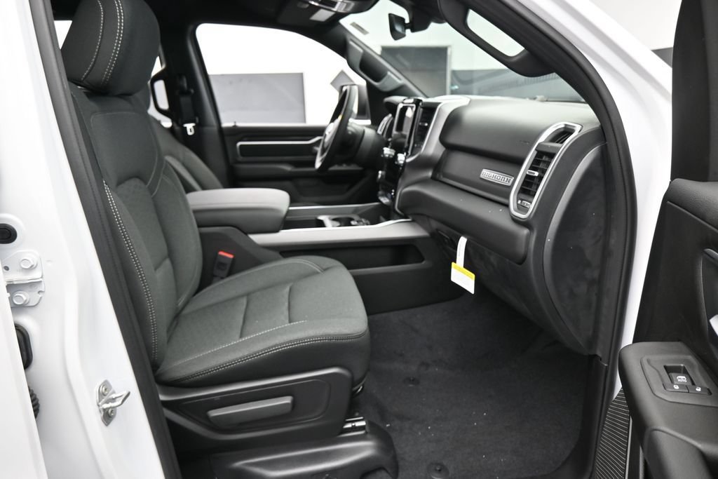 Used 2025 RAM 1500 Big Horn AWD/4WD image 39