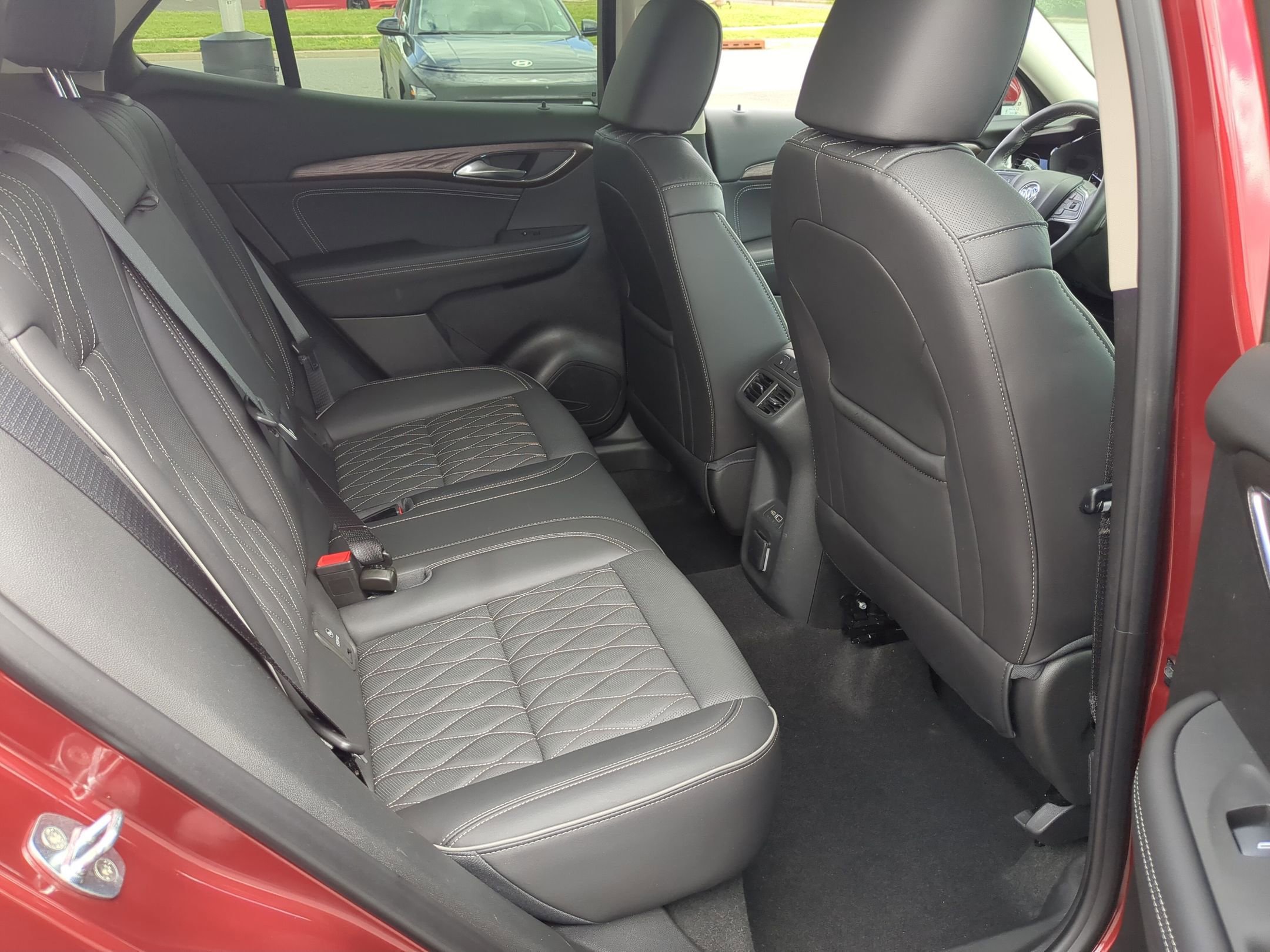 Used 2023 Buick Envision Avenir AWD/4WD image 26