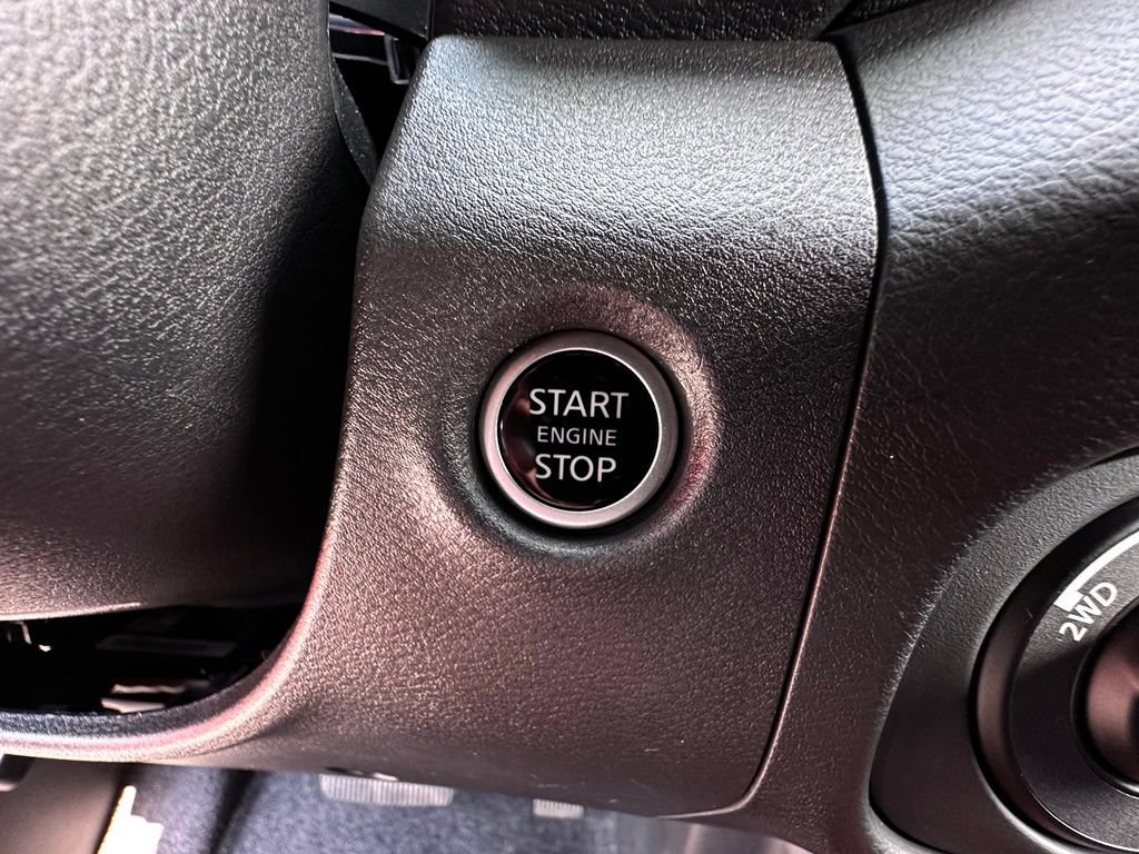 Used 2024 Nissan Frontier PRO-4X w/ Off-Road Protection Package AWD/4WD image 35