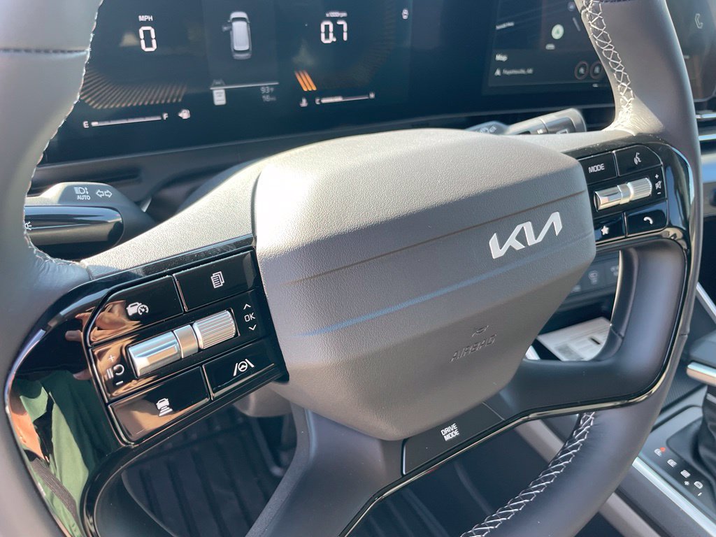 New 2027 Kia Carnival FWD image 13