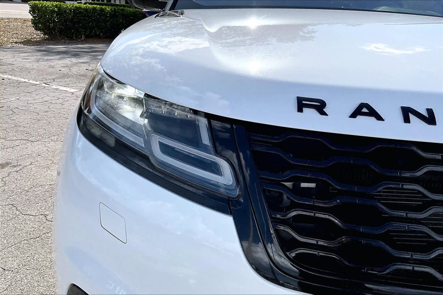 Used 2019 Land Rover Range Rover Velar R-Dynamic SE image 28