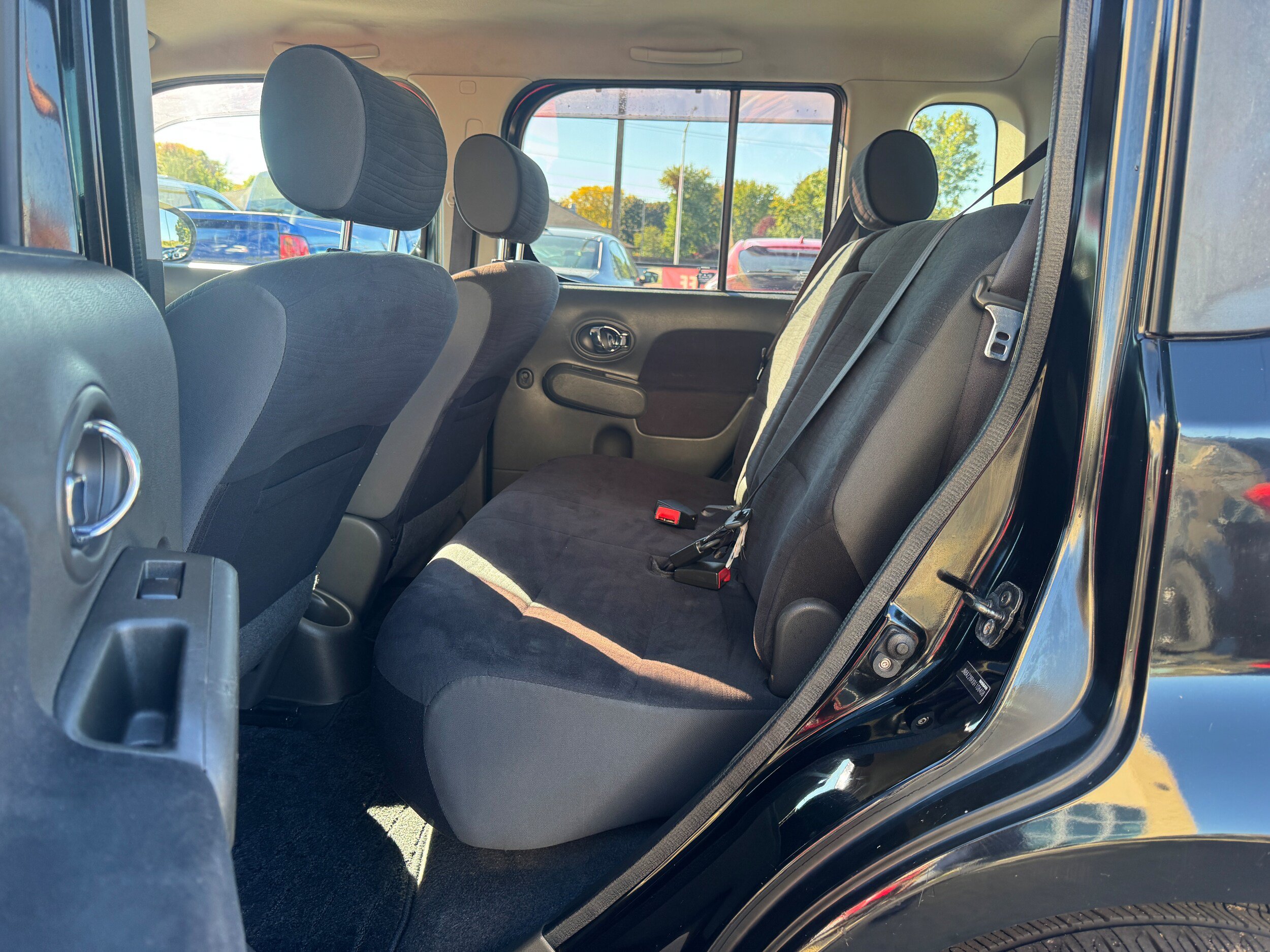 Used 2009 Nissan Cube 1.8 SL w/ Interior Designer Pkg FWD image 3