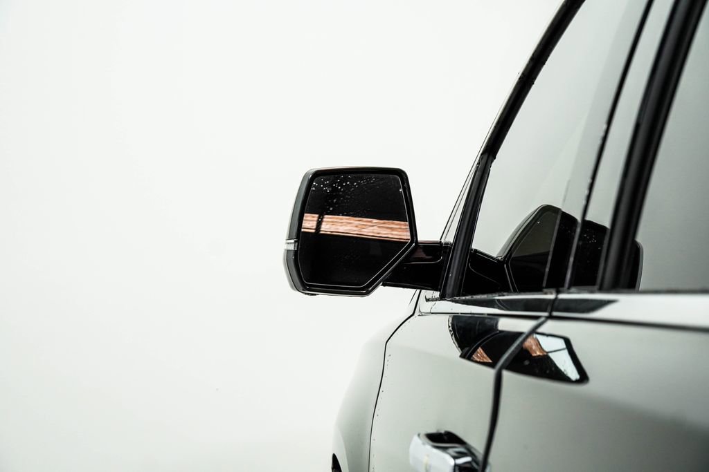 Used 2020 Cadillac Escalade Luxury image 14