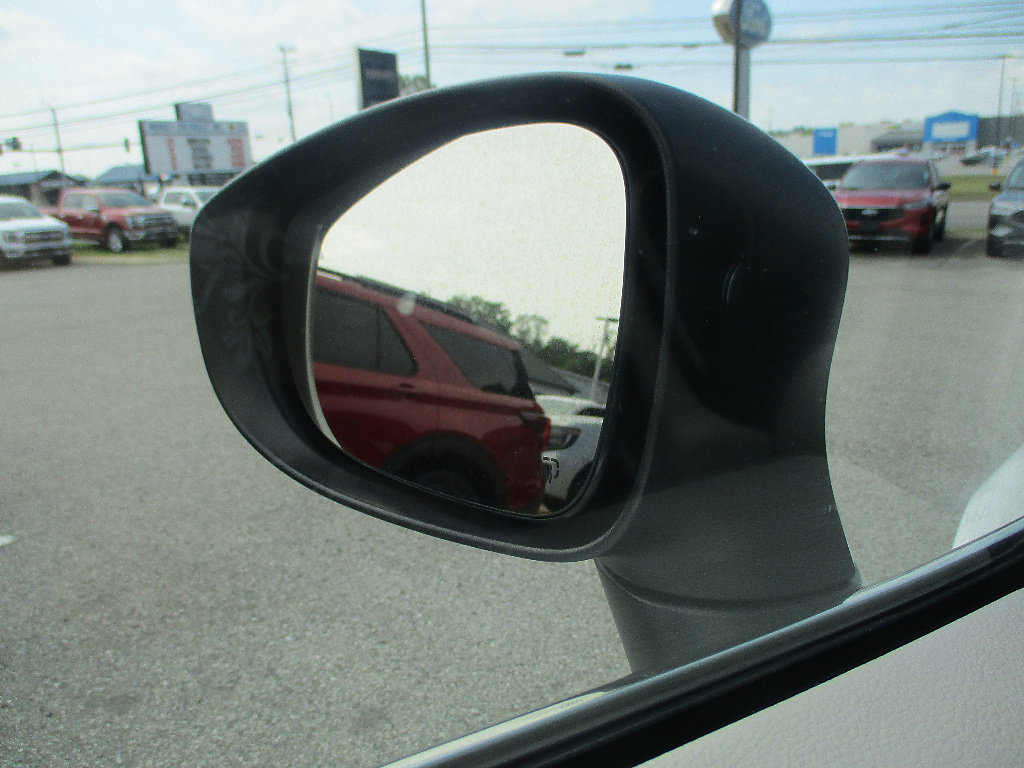 Used 2023 Chrysler Pacifica Touring-L FWD image 16