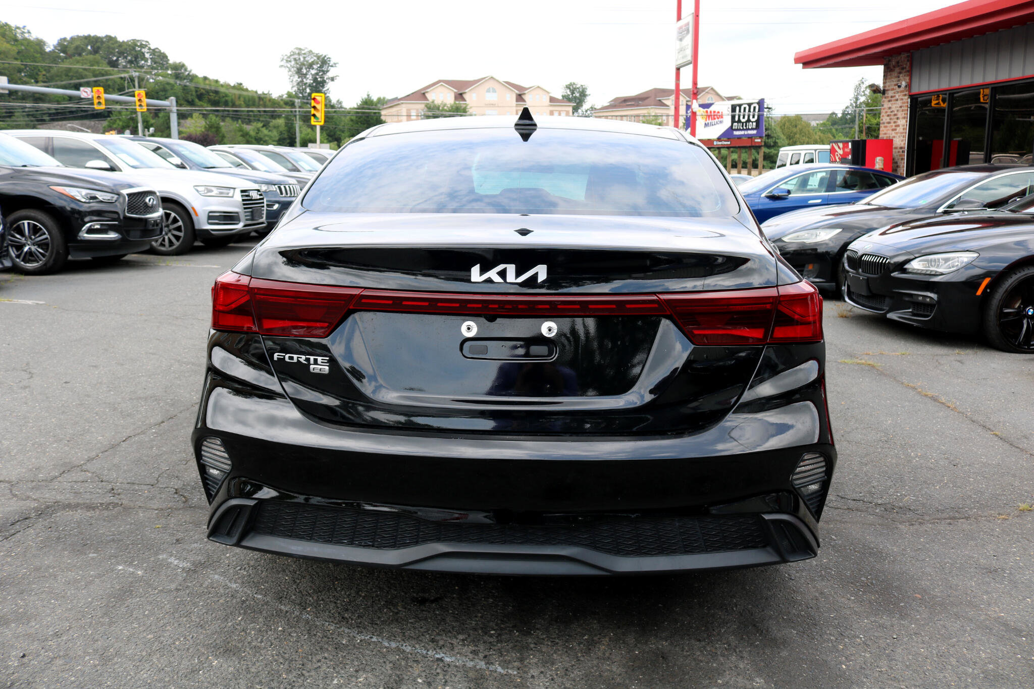 Used 2023 Kia Forte LX image 3