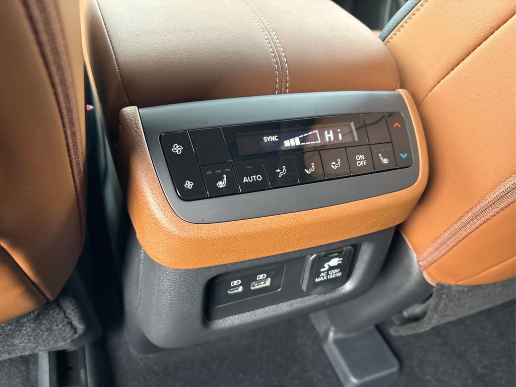 New 2025 Nissan Pathfinder Platinum w/ Lighting Package (N92) image 38