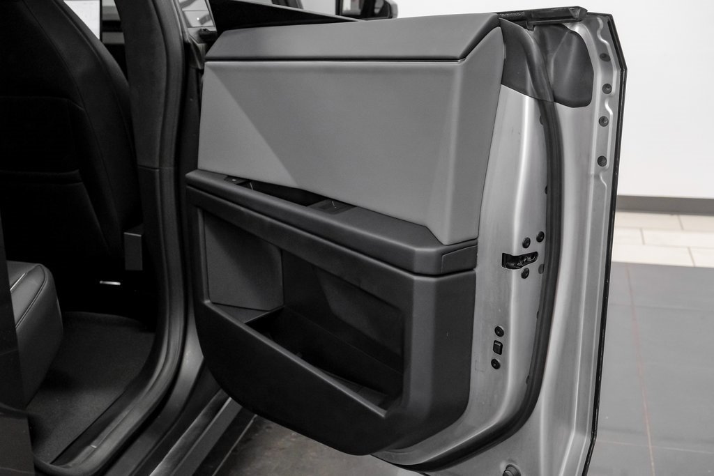 Used 2025 Tesla Cybertruck AWD Crew Cab image 47