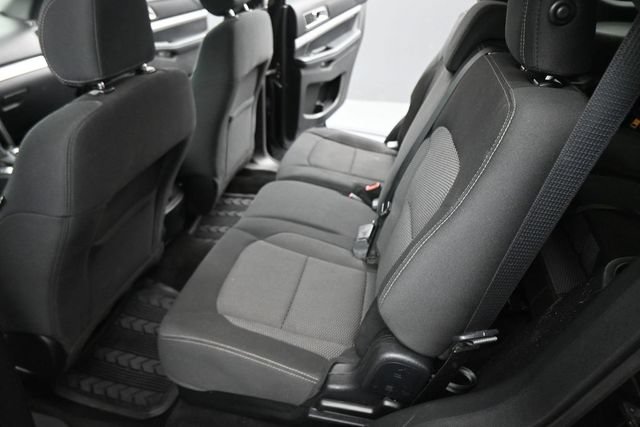 Used 2017 Ford Explorer XLT AWD/4WD image 19