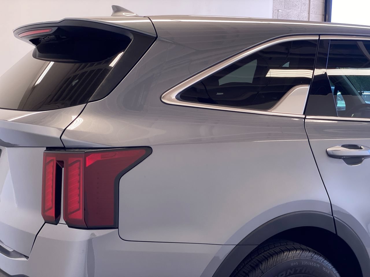 Certified 2024 Kia Sorento LX FWD image 10