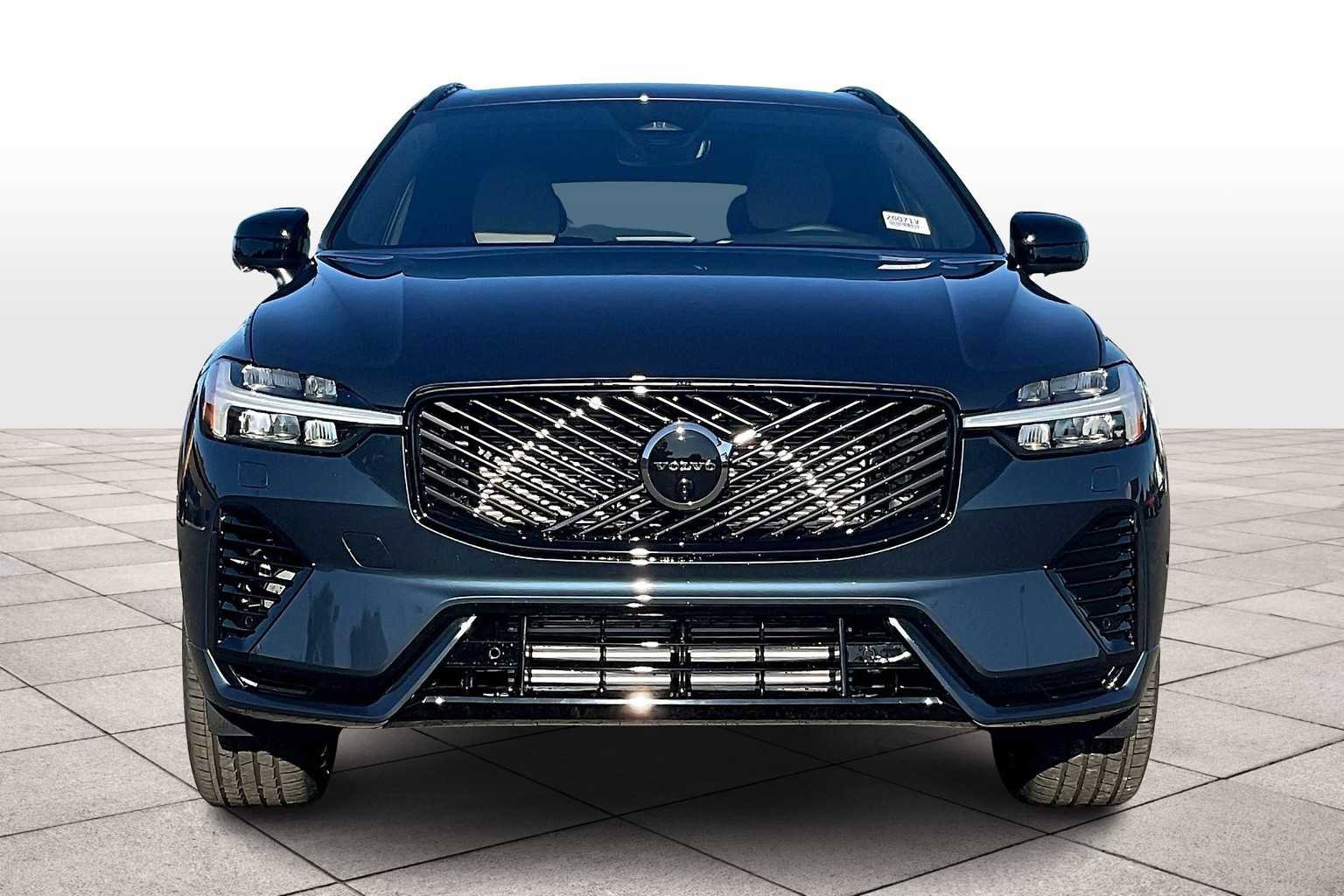 New 2026 Volvo XC60 T8 Plus w/ Climate Package image 5