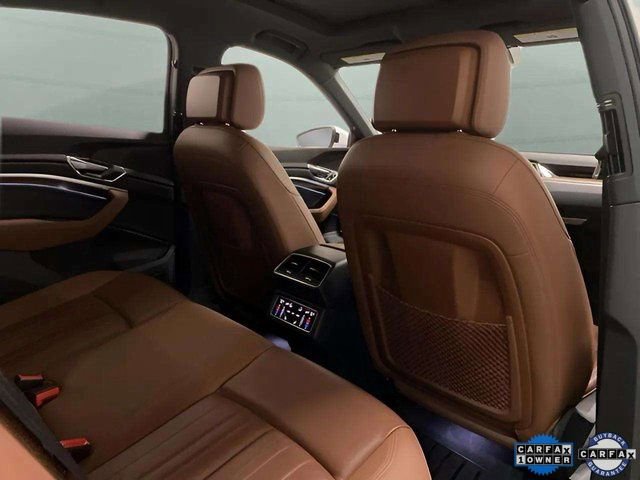 Used 2022 Audi e-tron Premium Plus w/ Premium Plus Package image 21