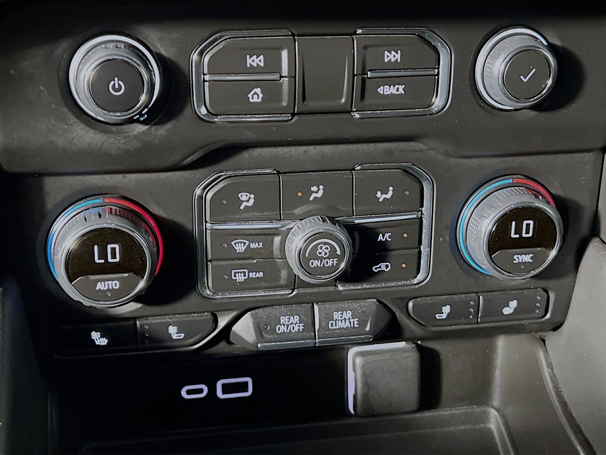 Used 2024 Chevrolet Tahoe LT image 26