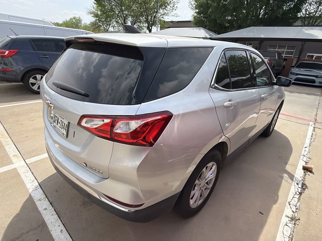 Used 2018 Chevrolet Equinox LT image 3