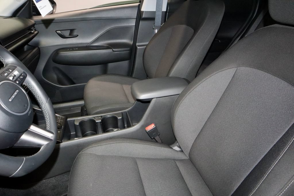 Certified 2025 Hyundai Kona SEL AWD/4WD image 27