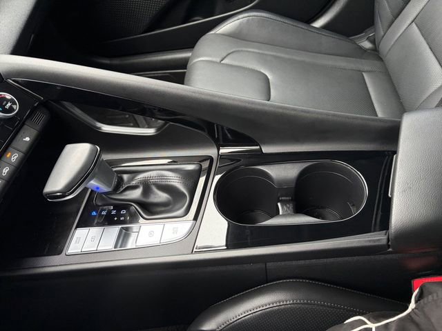 Used 2023 Hyundai Elantra Limited image 11