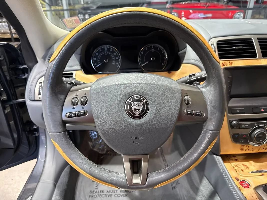 Used 2007 Jaguar XK Coupe RWD image 95