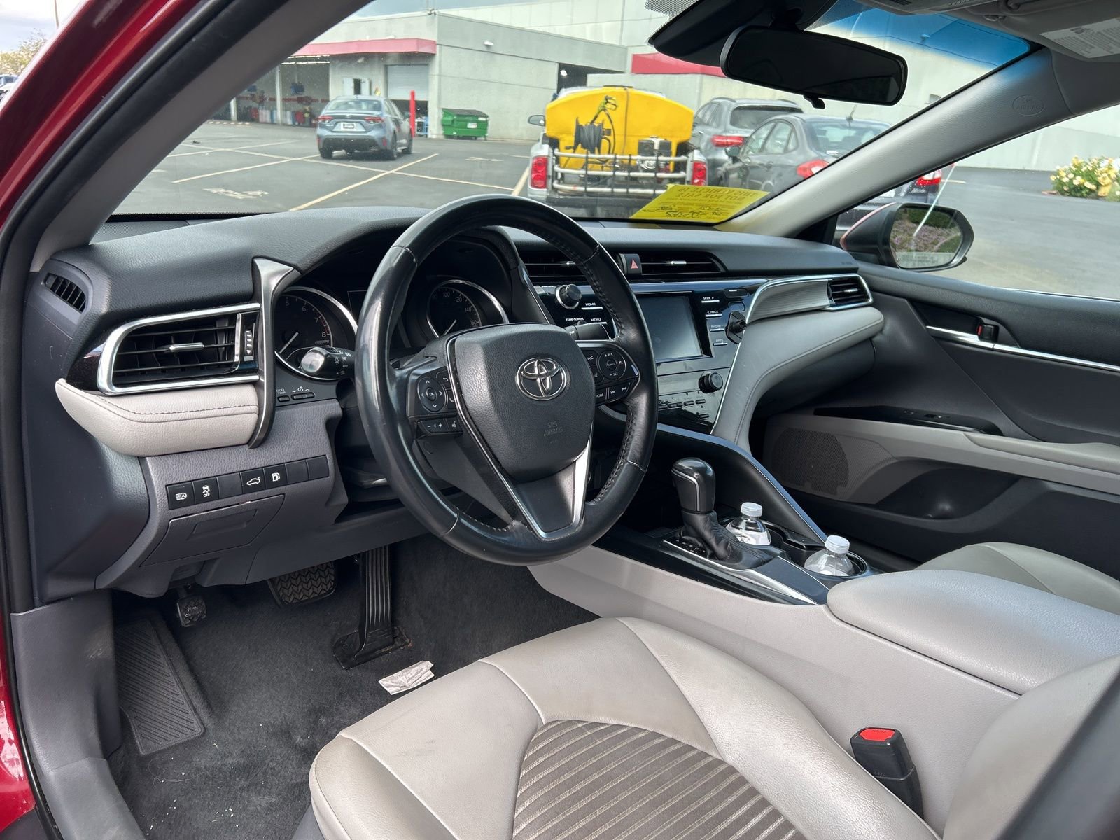 Used 2018 Toyota Camry SE image 10