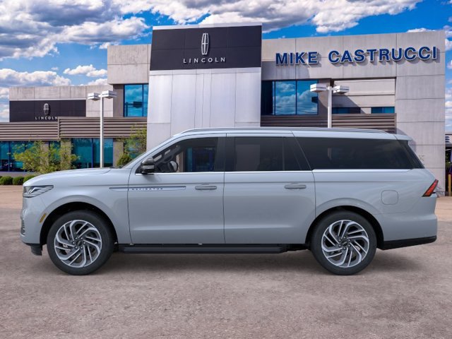 New 2026 Lincoln Navigator L Premier AWD/4WD image 3