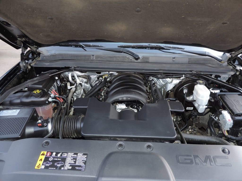 Used 2018 GMC Yukon Denali w/ Open Road Package AWD/4WD image 19