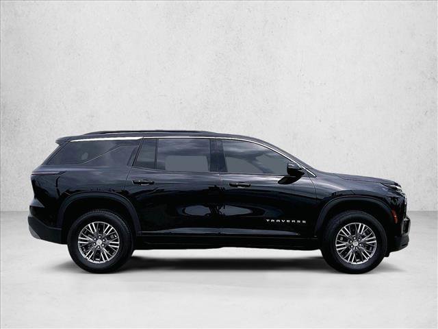 Used 2025 Chevrolet Traverse LT FWD image 5