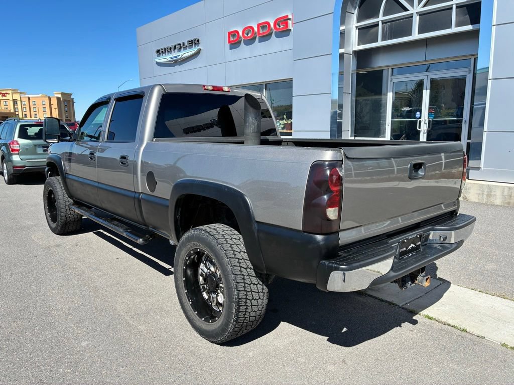 Used 2006 Chevrolet Silverado 2500 LT w/ Heavy-Duty Power Package AWD/4WD image 4