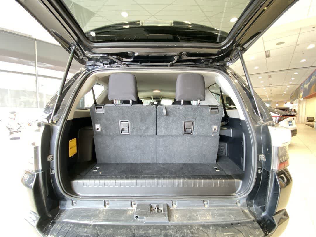 Used 2024 Toyota 4Runner SR5 AWD/4WD image 25