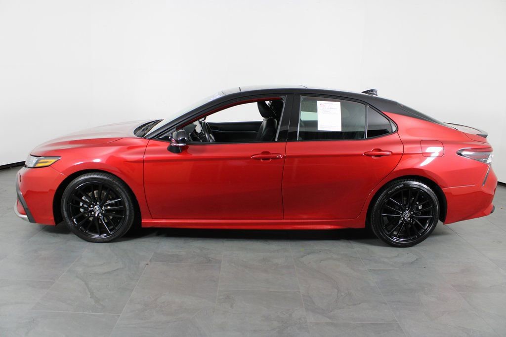 Used 2021 Toyota Camry XSE image 8