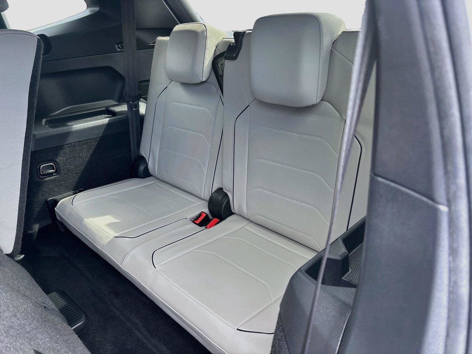 Used 2020 Volkswagen Tiguan SEL Premium R-Line w/ 3rd Row Seat Package AWD/4WD image 17