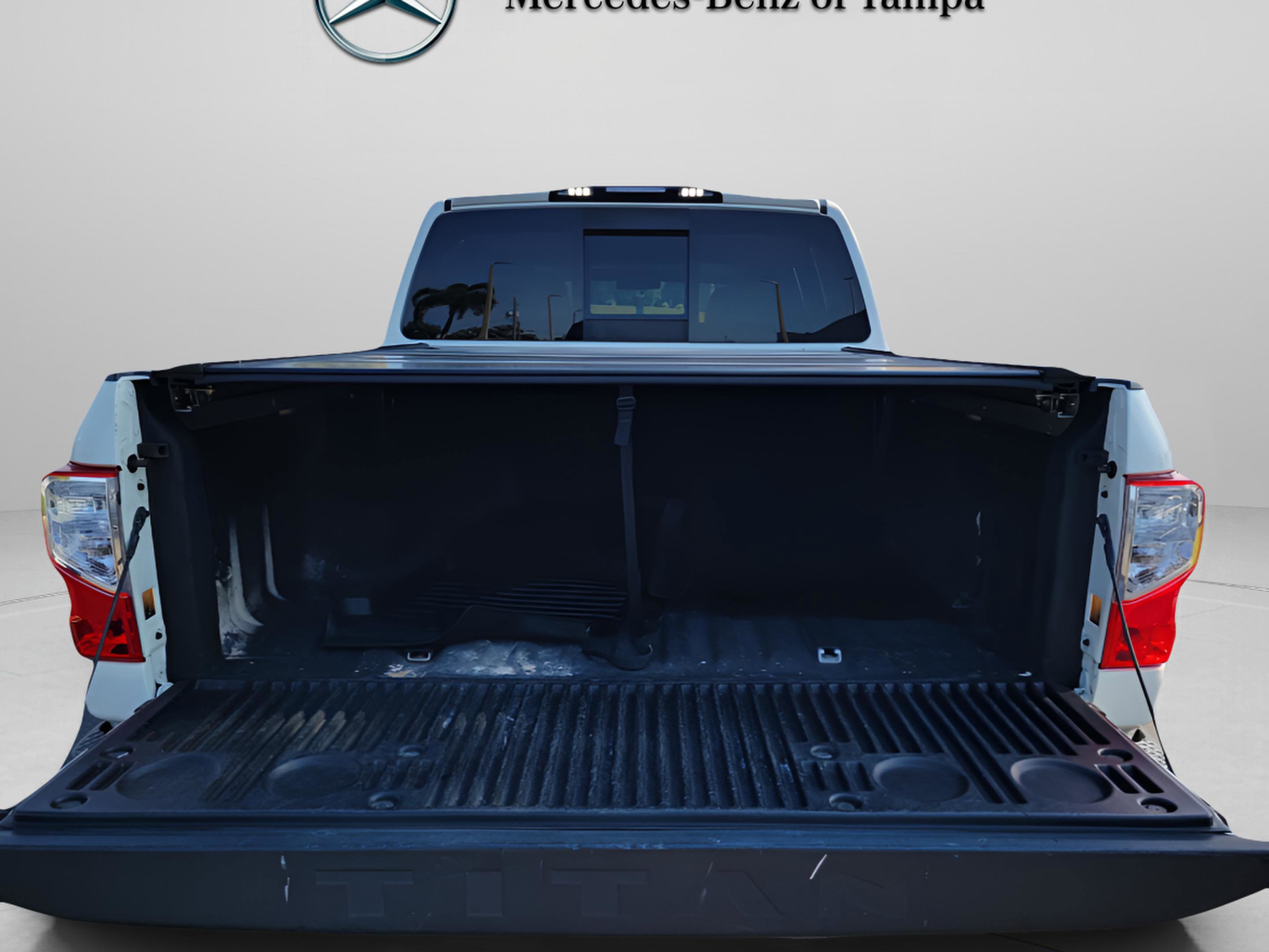 Used 2018 Nissan Titan PRO-4X image 28