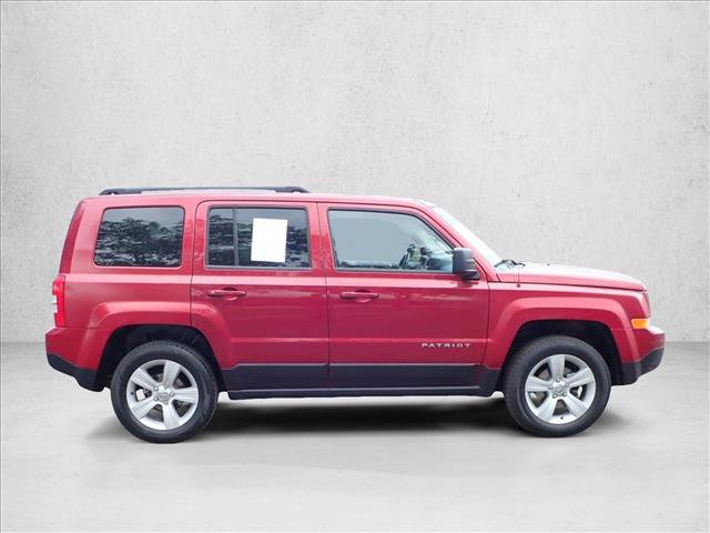 Used 2014 Jeep Patriot Latitude AWD/4WD image 5