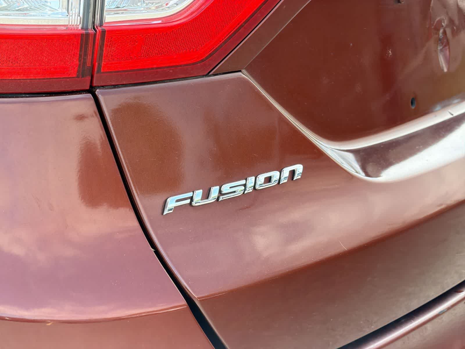 Used 2016 Ford Fusion SE FWD image 13