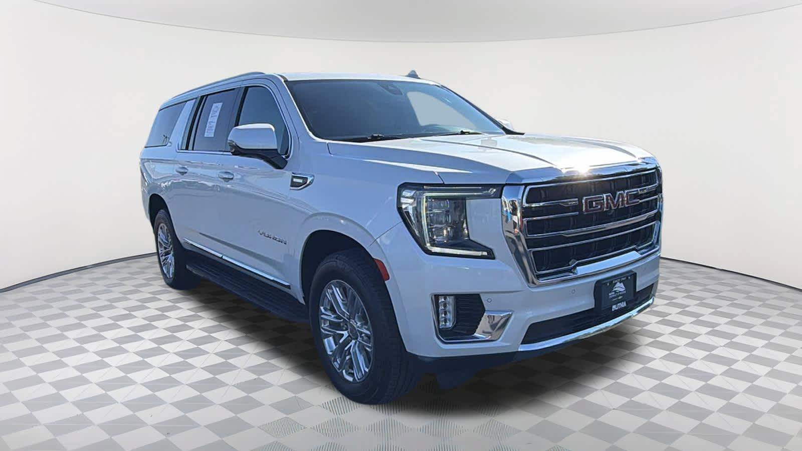 Used 2021 GMC Yukon XL SLT w/ SLT Premium Package AWD/4WD video 3