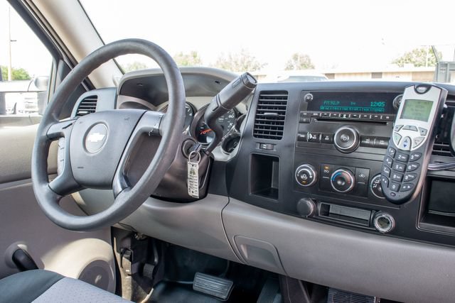 Used 2008 Chevrolet Silverado 3500 W/T AWD/4WD image 17