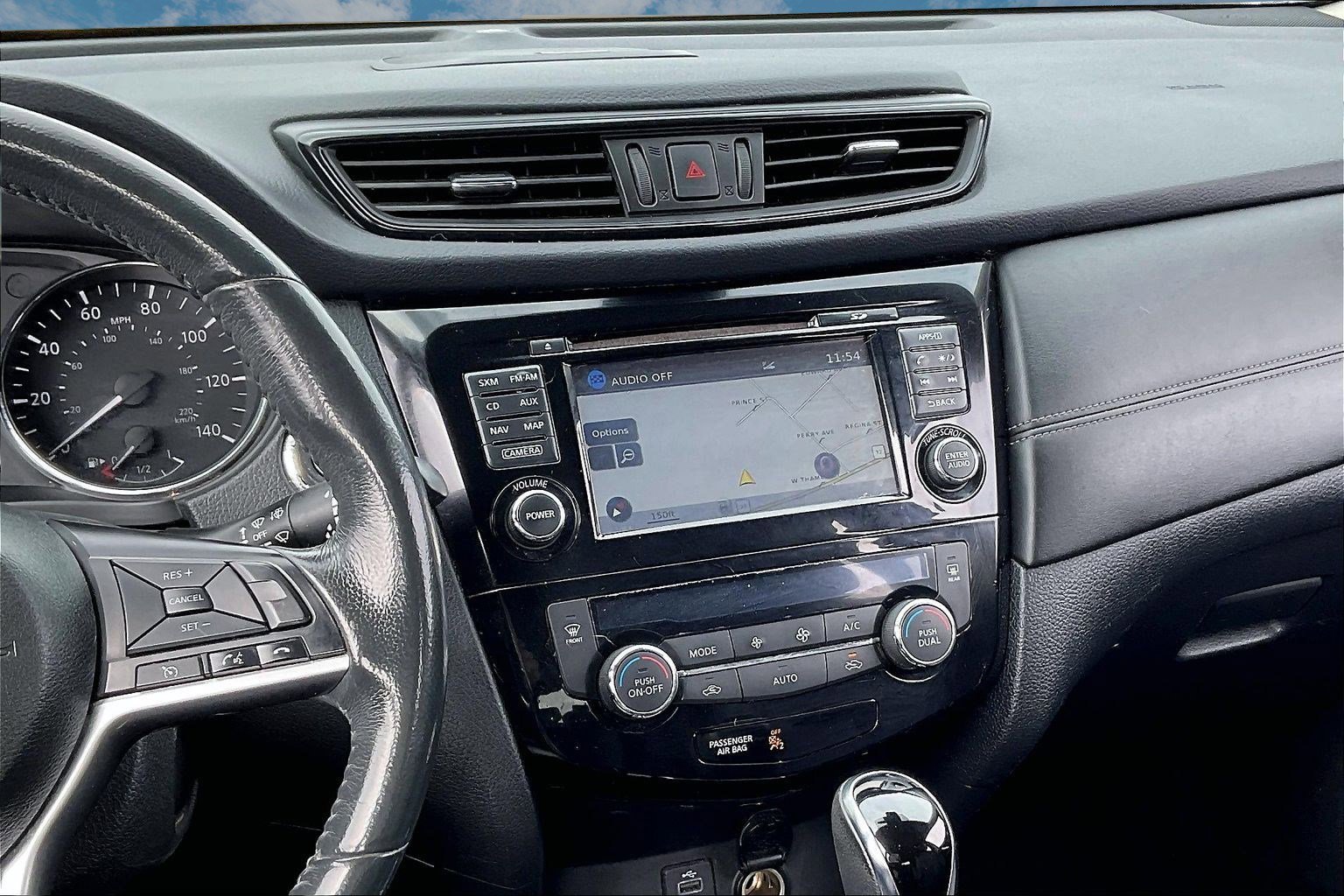 Used 2017 Nissan Rogue SL w/ SL Premium Package image 6