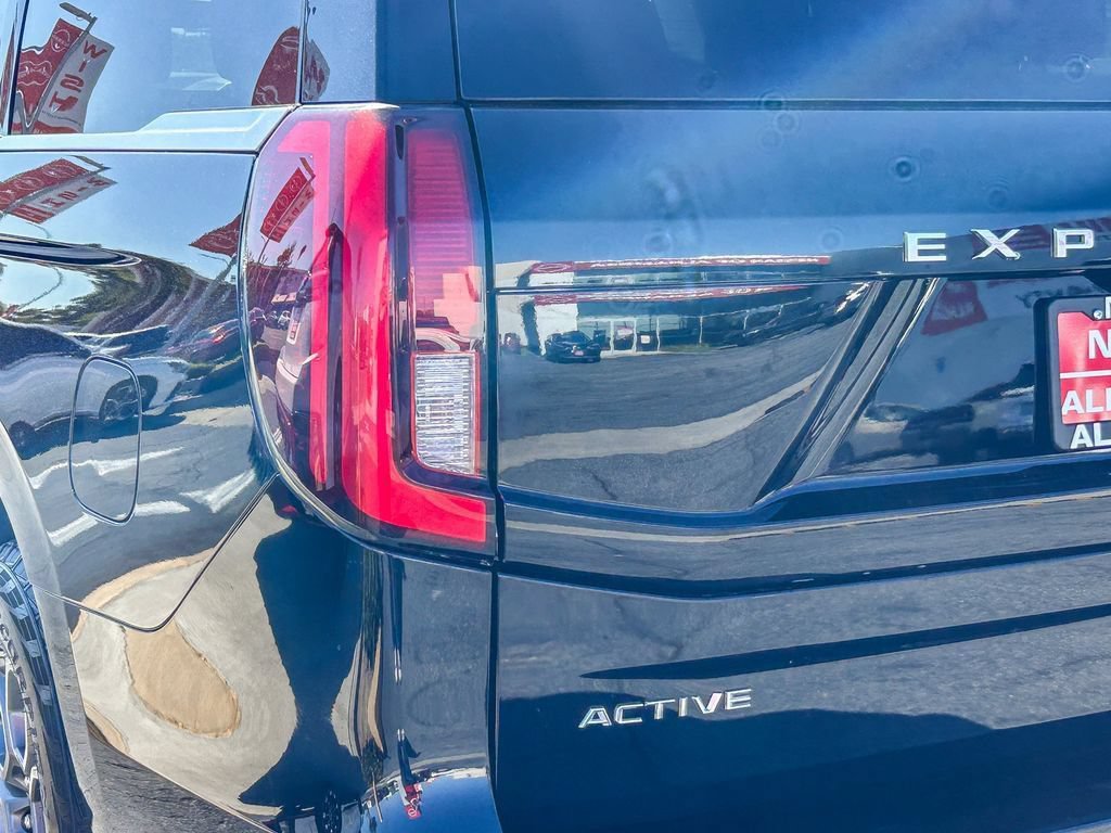Used 2025 Ford Expedition Active RWD image 10