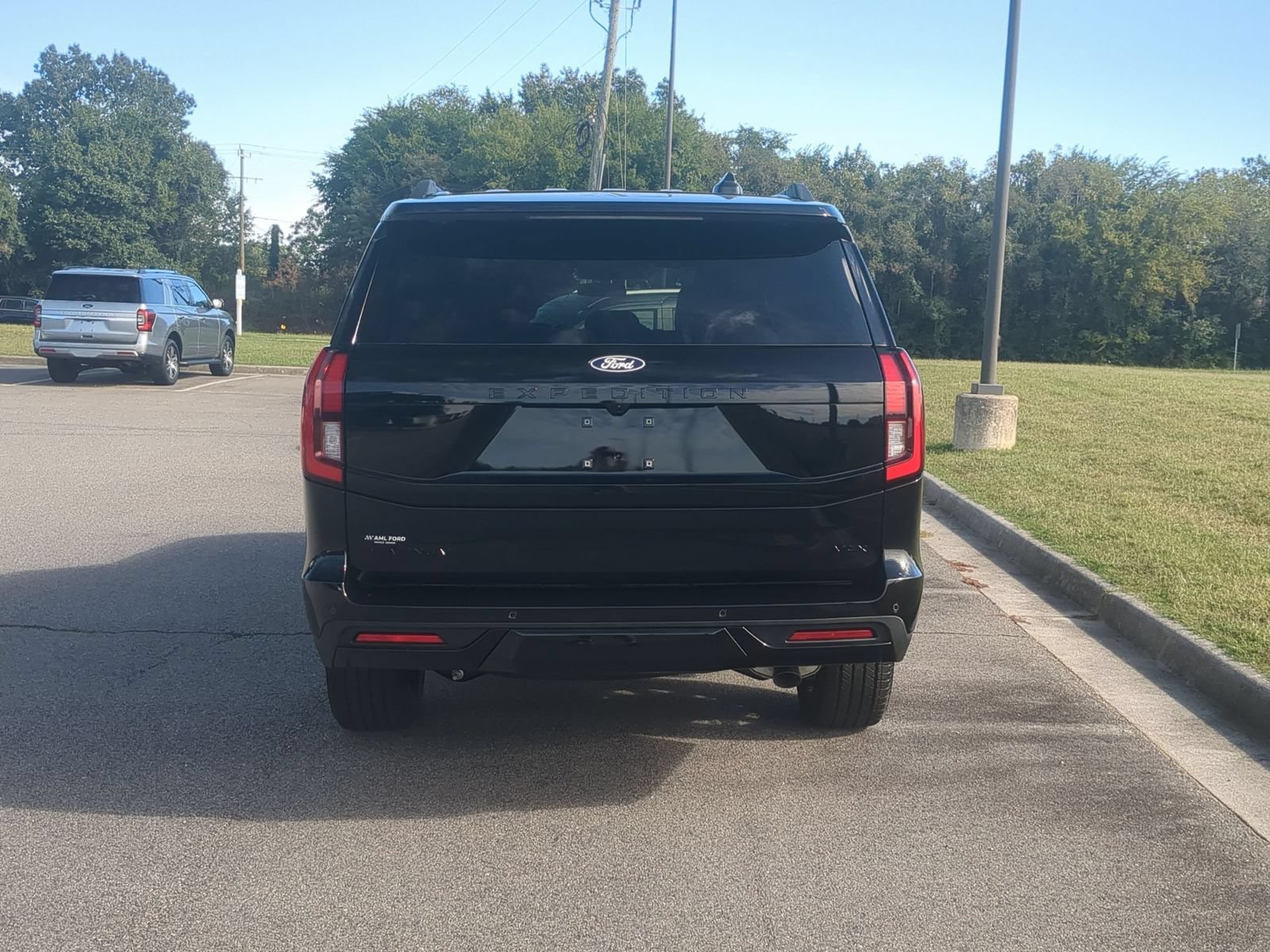 New 2027 Ford Expedition Max Platinum w/ Stealth Appearance Package AWD/4WD image 4