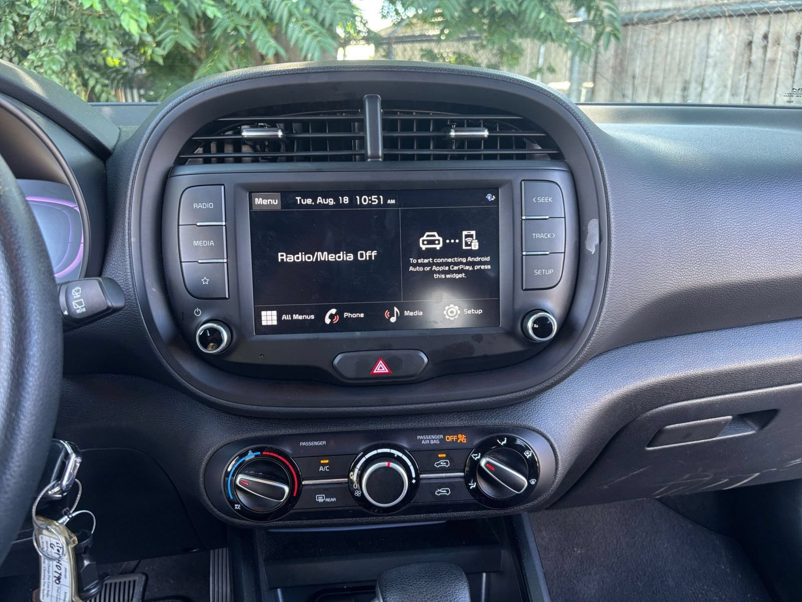Used 2025 Kia Soul LX w/ LX Technology Package FWD image 16