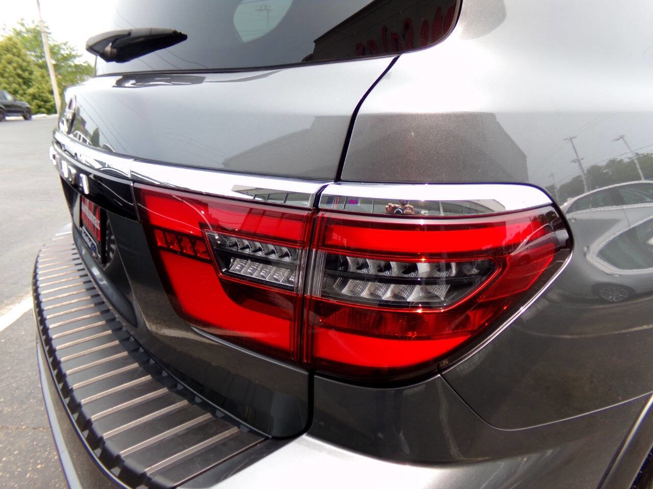 Used 2023 Nissan Armada SV image 29