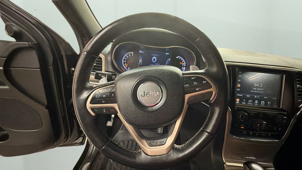 Used 2017 Jeep Grand Cherokee Limited w/ Trailer Tow Group IV image 12