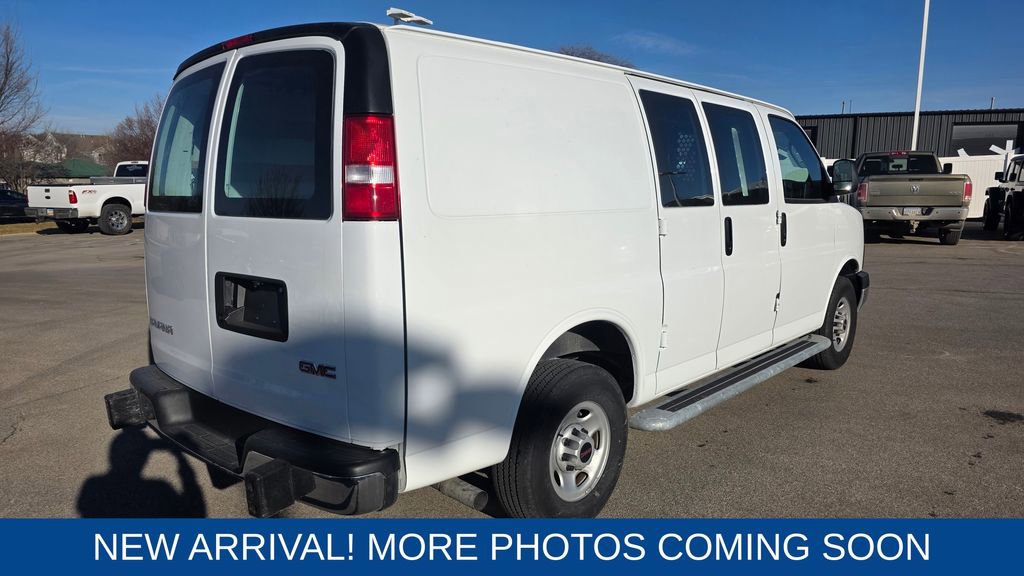 Used 2024 GMC Savana 2500 w/ Driver Convenience Package image 5